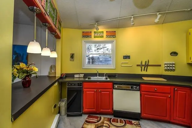 Ev, Birden Çok Yatak, Sıcak Su Havuzu