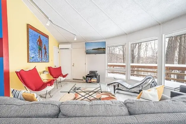 Ev, Birden Çok Yatak, Sıcak Su Havuzu