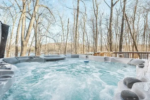 Ev, Birden Çok Yatak, Sıcak Su Havuzu