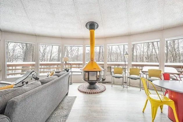 Ev, Birden Çok Yatak, Sıcak Su Havuzu