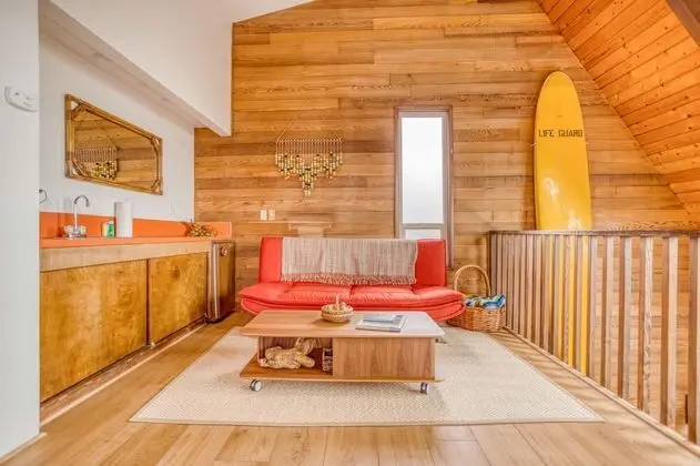 Ev, Birden Çok Yatak (Retro Retreat)