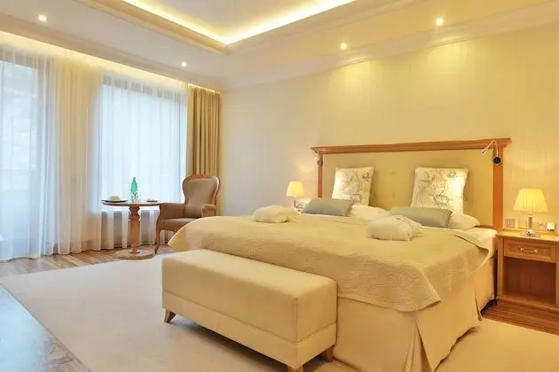 Süit, Balkon, Nehir Manzaralı