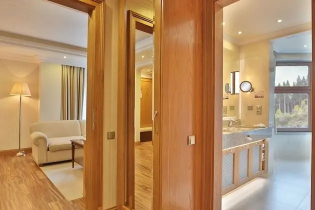 Süit, Balkon, Nehir Manzaralı