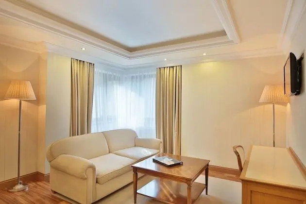 Süit, Balkon, Nehir Manzaralı