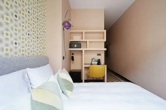 Tek Büyük Yataklı Oda, Balkon