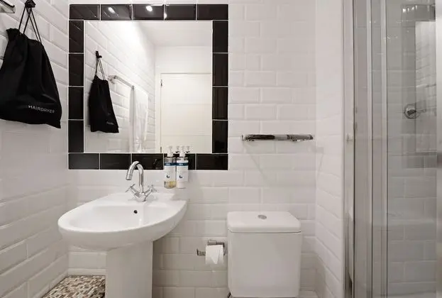 Tek Büyük Yataklı Oda, Balkon