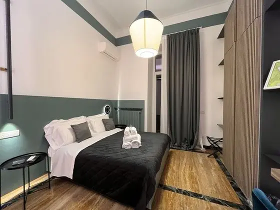 Deluxe Tek Büyük Yataklı Oda (con balcone)
