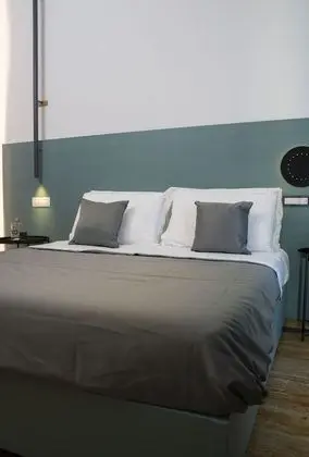 Deluxe Tek Büyük Yataklı Oda (con balcone)