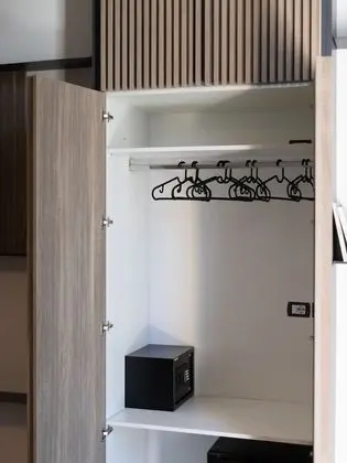 Deluxe Tek Büyük Yataklı Oda (con balcone)