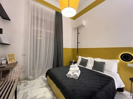 Deluxe Tek Büyük Yataklı Oda (con balcone)