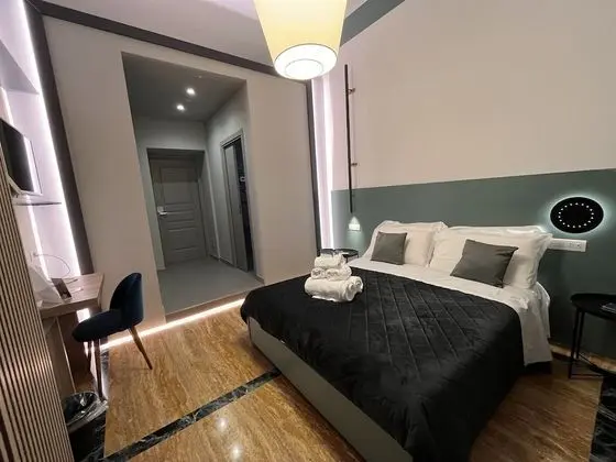 Deluxe Tek Büyük Yataklı Oda (con balcone)