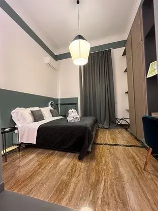 Deluxe Tek Büyük Yataklı Oda (con balcone)
