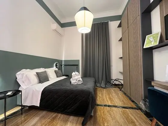 Deluxe Tek Büyük Yataklı Oda (con balcone)