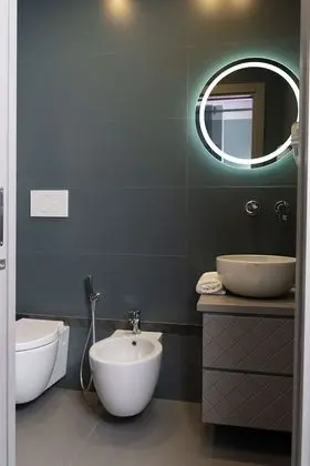 Deluxe Tek Büyük Yataklı Oda (con balcone)