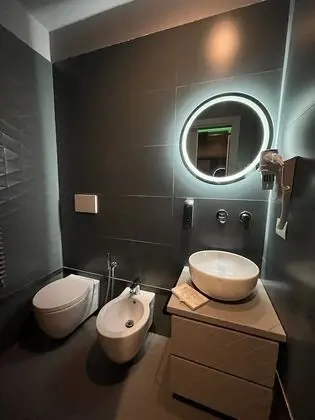 Deluxe Tek Büyük Yataklı Oda (con balcone)