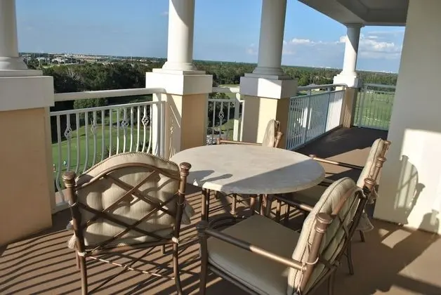 ONE BEDROOM GRANDE SUITE