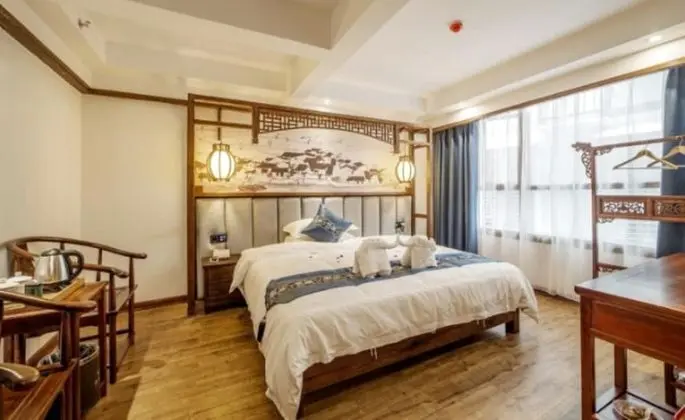 Deluxe Tek Büyük Yataklı Oda