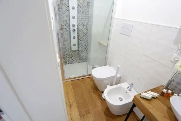 Deluxe Tek Büyük Yataklı Oda, Banyolu/Duşlu