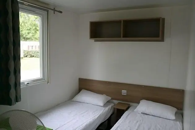 Karavan, 2 Yatak Odası, Teras, Göl Kenarı