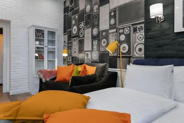 Superior Modern Studio