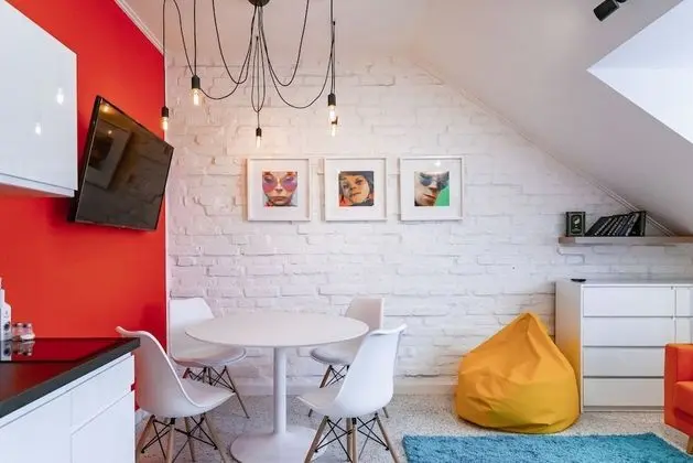 Superior Modern Studio