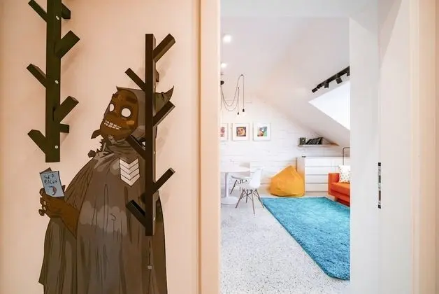 Superior Modern Studio