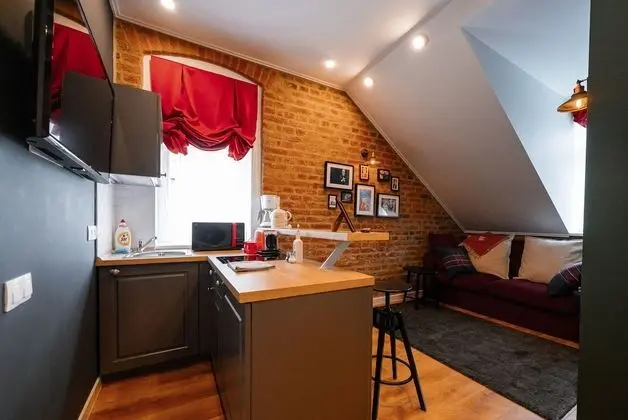 Superior Modern Studio