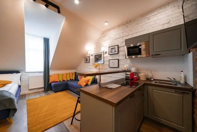 Superior Modern Studio