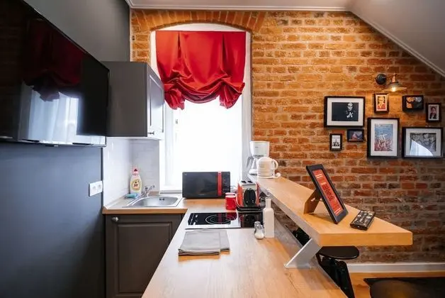 Superior Modern Studio