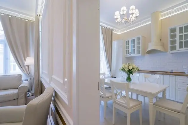Süit (Pastel with Dining Area)