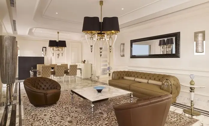 Designer Suite, Business Lounge Access, Free minibar, City view