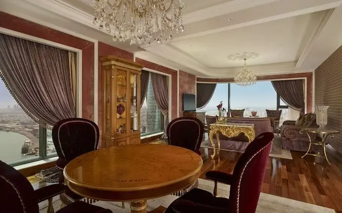 Designer Suite, Business Lounge Access, Free minibar, City view