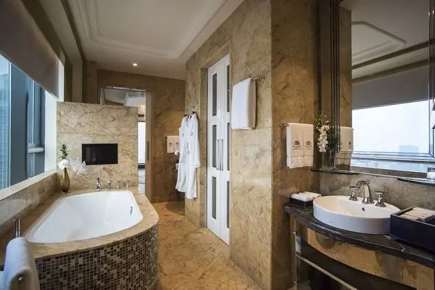 Grand Deluxe Twin, Free Minibar, City or River View