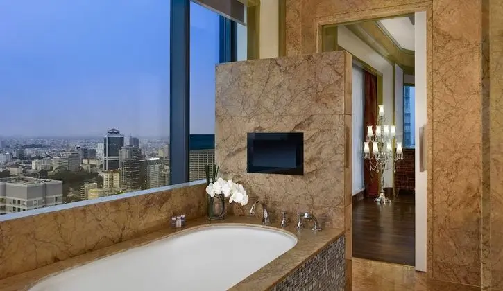 Grand Deluxe Twin, Free Minibar, City or River View