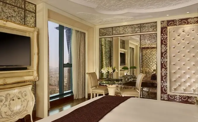 Romance Suite, Business Lounge access, Free minibar, City view
