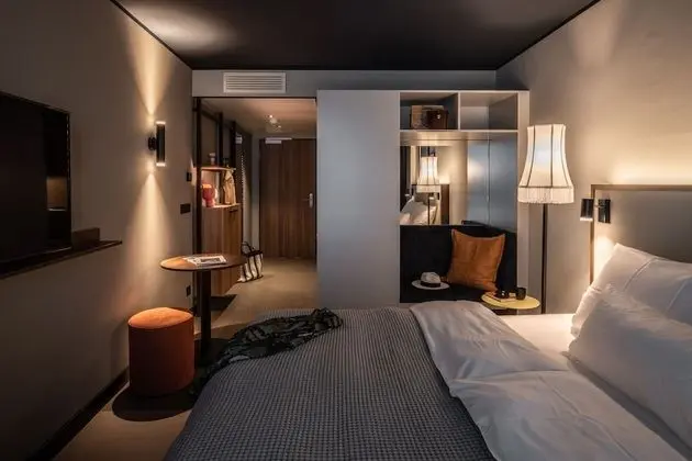 REVO Room