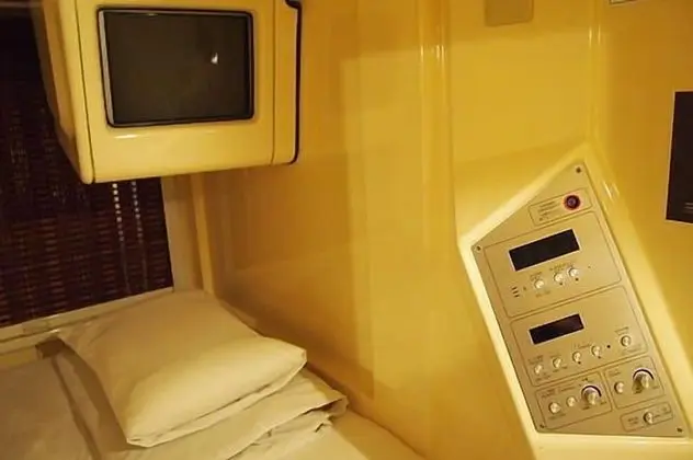 Standard Oda, Sadece erkekler için (Special Offer, Capsule Room)