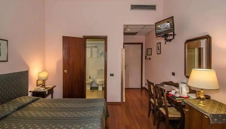 Standard Tek Büyük veya İki Ayrı Yataklı Oda, 1 Yatak Odası