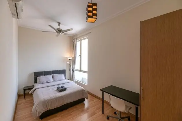 City Tek Büyük Yataklı Oda, 1 Büyük (Queen) Boy Yatak, Şehir Manzaralı (Shared Bathroom)