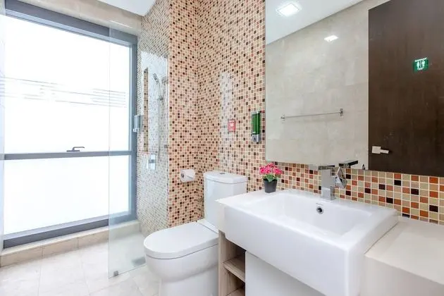 Oda, Ortak Banyo (C)