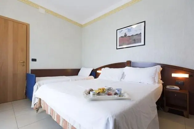 Dört Kişilik Oda, Deniz Manzaralı