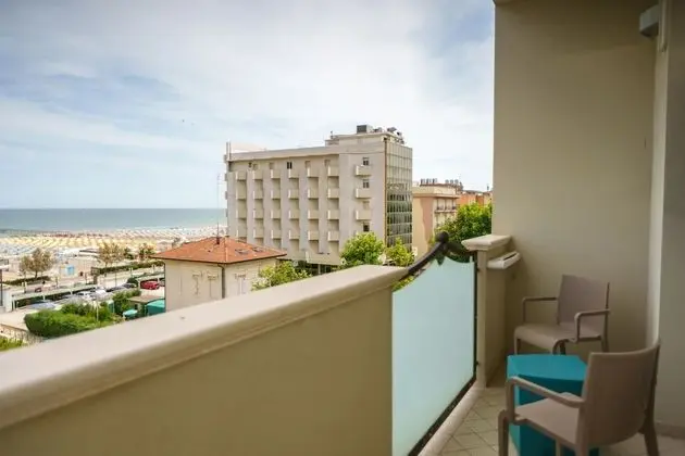 Dört Kişilik Oda, Deniz Manzaralı