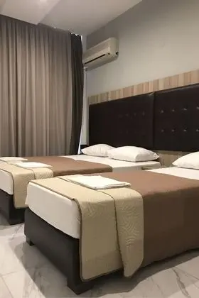 Üç Kişilik Oda