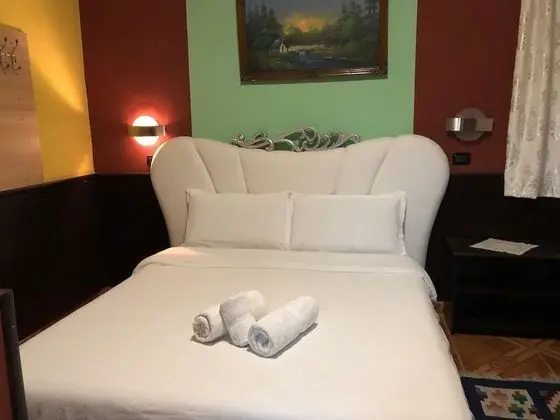 Üç Kişilik Oda