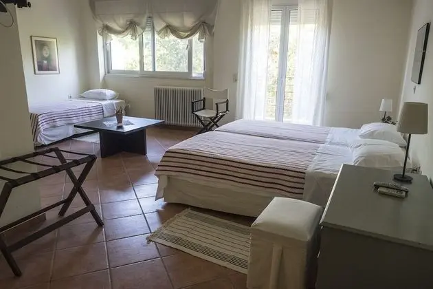 Üç Kişilik Oda