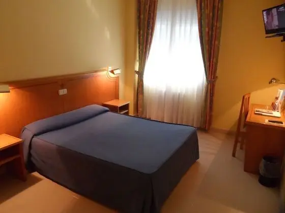 Standard Tek Büyük veya İki Ayrı Yataklı Oda