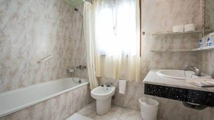 Standard Üç Kişilik Oda