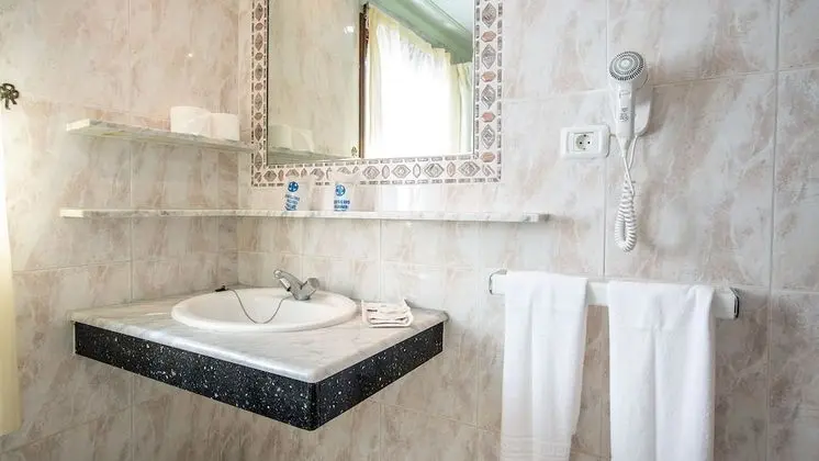 Standard Üç Kişilik Oda