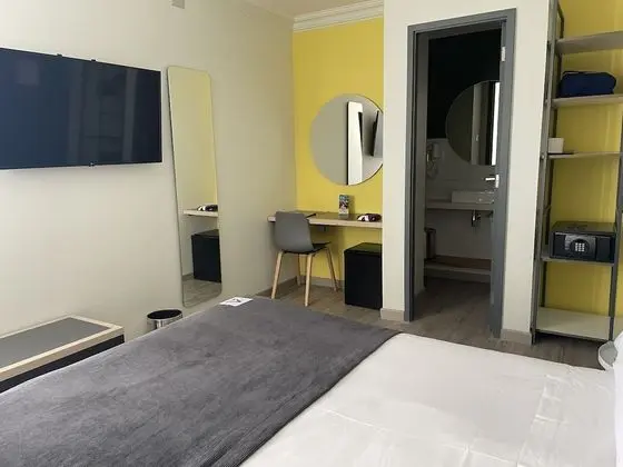 Tek Büyük Yataklı Oda