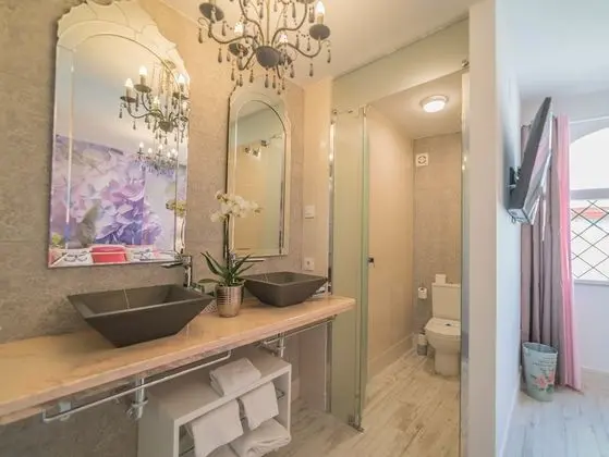 Comfort Tek Büyük Yataklı Oda